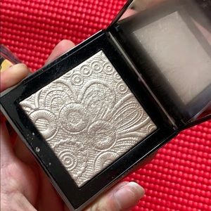Burberry highlighter no2 nude gold
